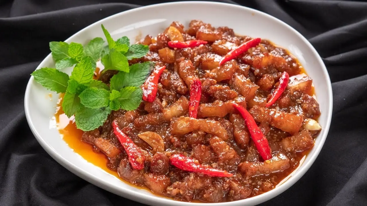 Hình ảnh Ba rọi xào mắm ruốc