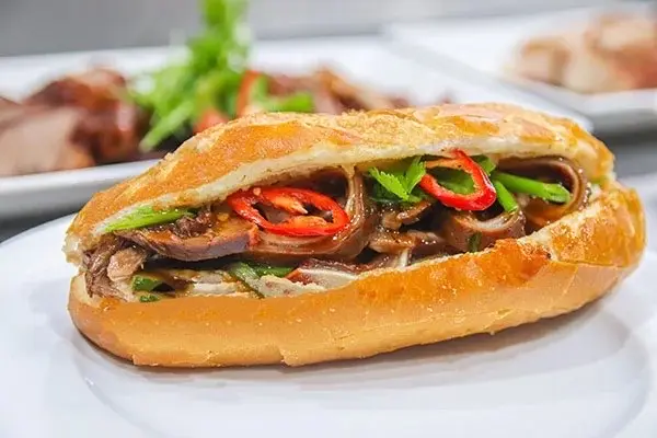 Hình ảnh Bánh mì thịt quay - size to - 300g