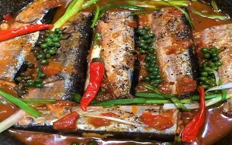 Hình ảnh Cơm cá saba kho thơm - cà