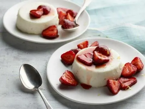 Hình ảnh Panna cotta sữa chua dâu
