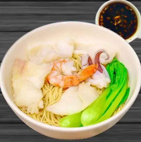 Hình ảnh Mì hải sản - seafood with egg noodle soup
