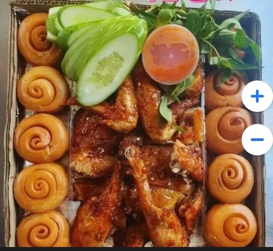 Hình ảnh Gà quay sum vầy 8 bánh bao sữa