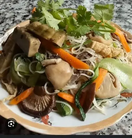 Hình ảnh Bún gạo xào chay