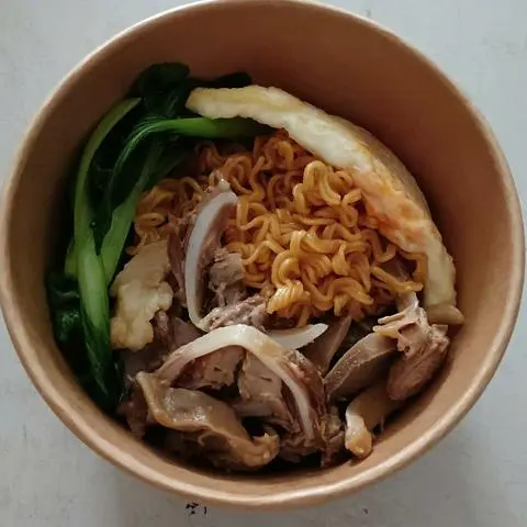 Hình ảnh Mì gói trộn phá lấu - trứng