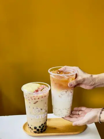 Hình ảnh Latte đào oatside sz L ( hình bên phải)