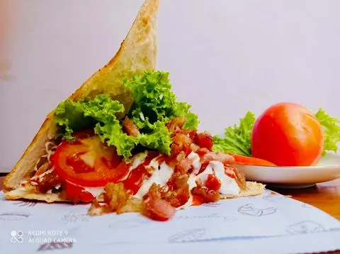 Hình ảnh Bánh mỳ thịt phô mai kéo sợi L