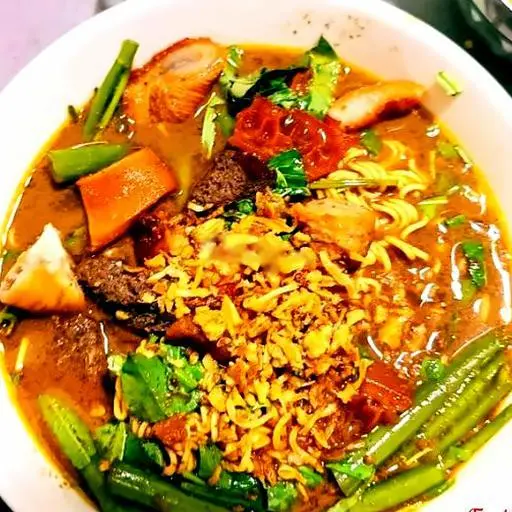 Hình ảnh Phá lấu bò mì nước