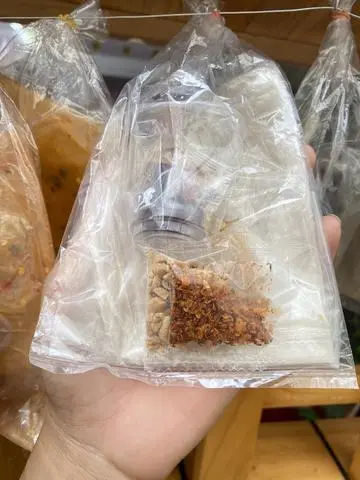 Hình ảnh bánh tráng me đậu phộng hành phi
