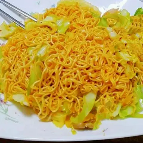 Hình ảnh Mì Trộn Sẵn Thêm (Kèm Bắp/Cải Thảo, Nấm Kim Châm)