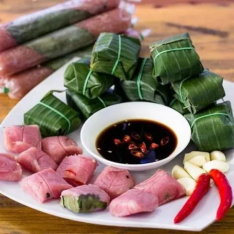 Hình ảnh Nem chua ( 1 hộp 10 cái )