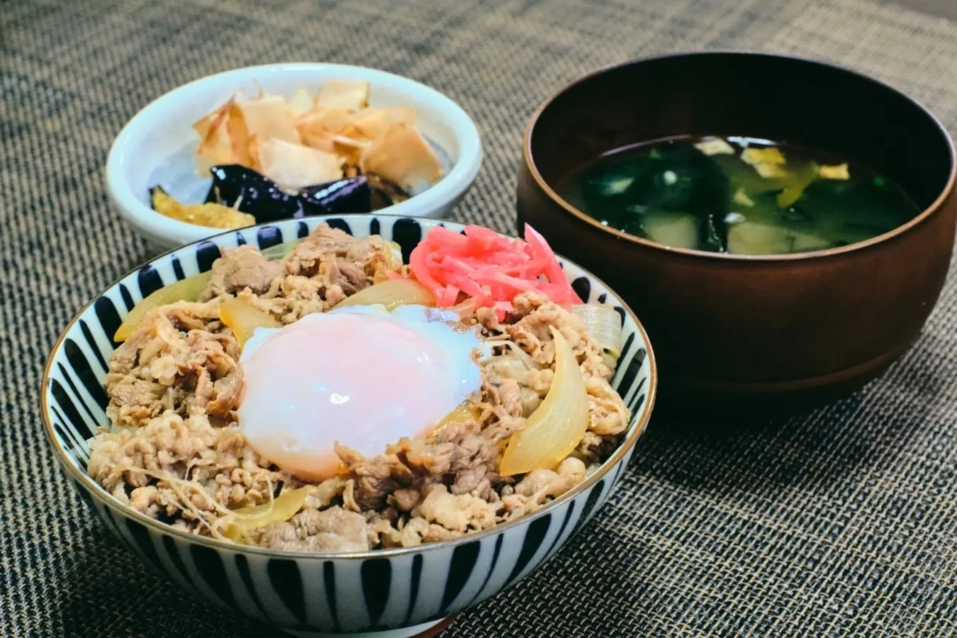 Hình ảnh L-Cơm bò trứng-miso