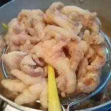 Hình ảnh Chân gà luộc rút xương 7 cái