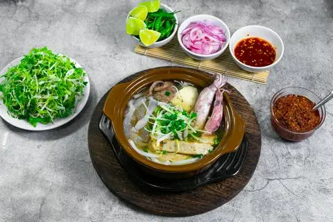 Hình ảnh Bún mực 