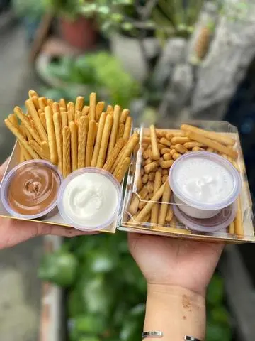Hình ảnh Que chấm xốt (100que + 2 hũ xốt)