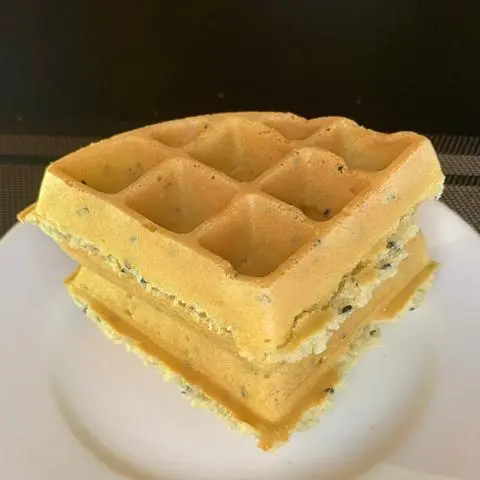 Hình ảnh 1/2 bánh Waffle