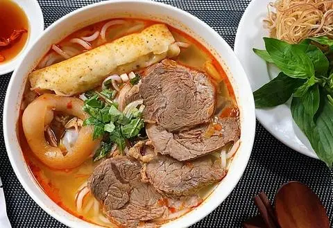 Hình ảnh Bún bò nạm chả giò heo