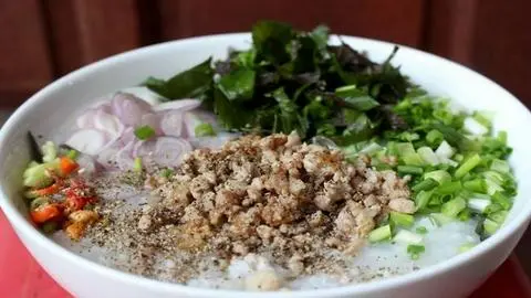 Hình ảnh Cháo thịt (bò) lớn +1 trứng bách thảo 
