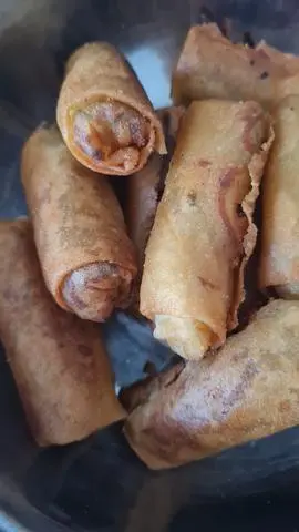 Hình ảnh Hộp 5  cuốn chả giò chay