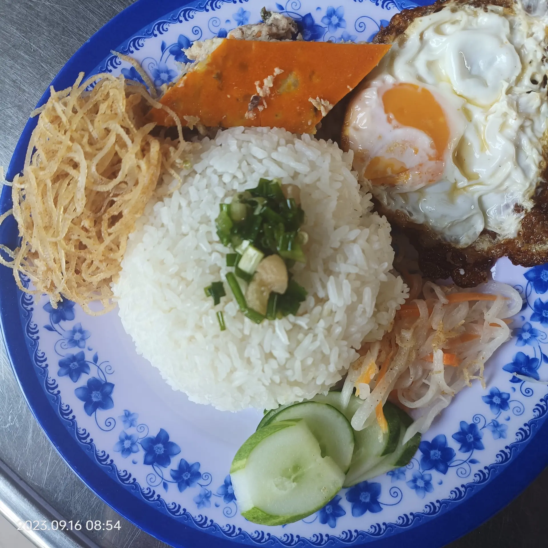 Hình ảnh Cơm Bì Chả Trứng 