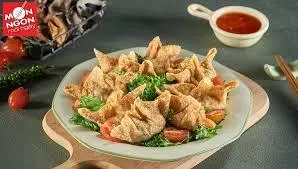 Hình ảnh Cơm hoành thánh chiên sốt mắm tỏi