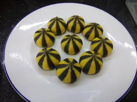 Hình ảnh Bánh Bao Nhím Đen Gà Nướng - 3 Viên