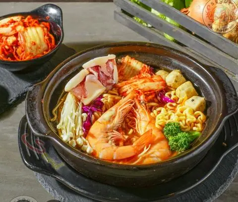 Hình ảnh Mì Kim Chi Hải Sản