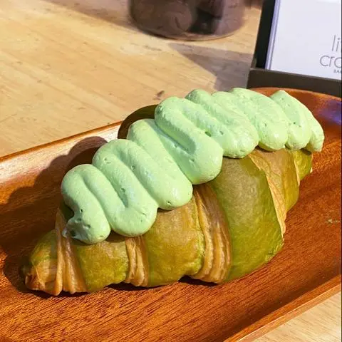 Hình ảnh Croissant Kem Dứa 