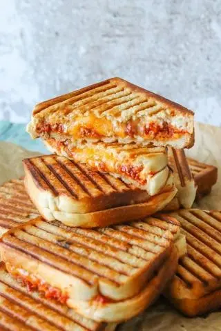 Hình ảnh Sandwich Chà Bông Cay