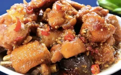 Hình ảnh Cơm gà kho gừng