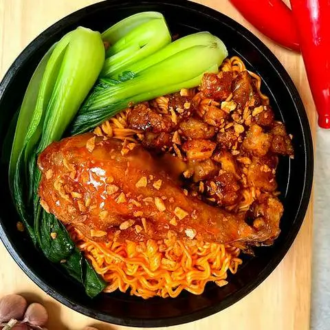 Hình ảnh Mì Trộn Tóp Mỡ Gà Mắm Tỏi