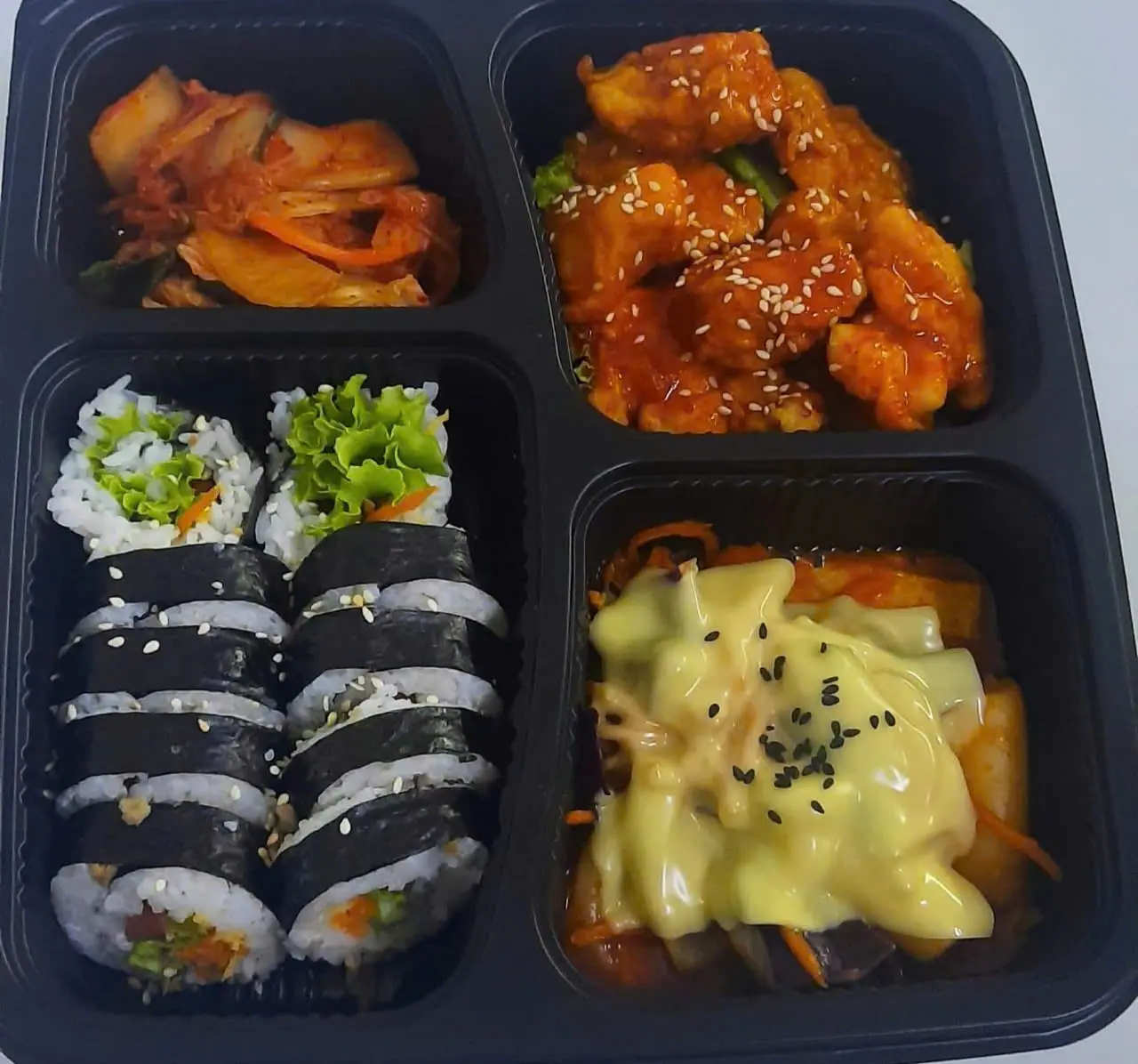 Hình ảnh Set L2 (Gà Sốt Cay + Kimbab Bò + Tokbokki Truyền thống phô mai miếng + kim chi thêm 