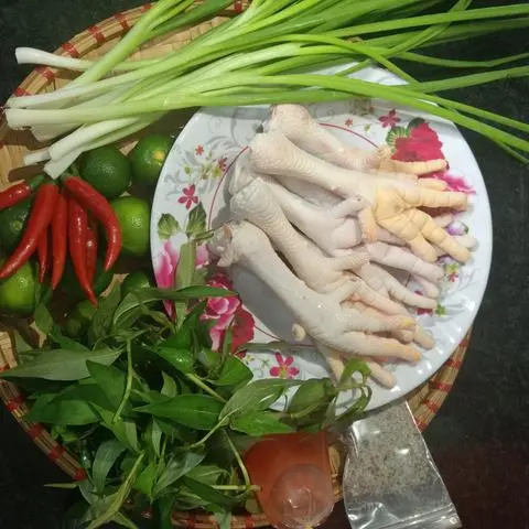 Hình ảnh 10 Chân Gà Ta SIZE Lớn Hấp Hành