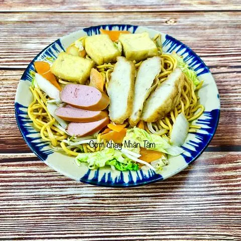 Hình ảnh Mì xào áp chảo thuần chay