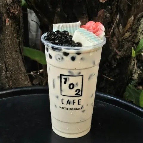 Hình ảnh Trà sữa full topping (1 chân mèo+ 2 khúc bạch tầng+ 1 thạch phô mai+ trân châu đen)