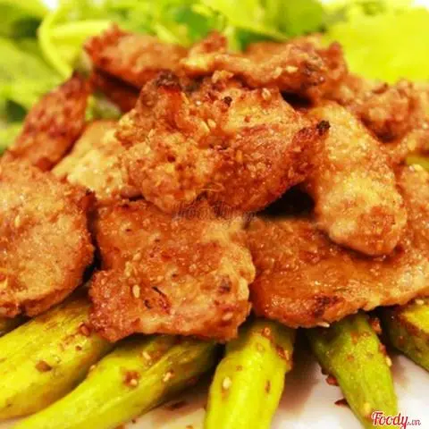 Hình ảnh Vú Heo Xào Bơ Tỏi - Nhỏ