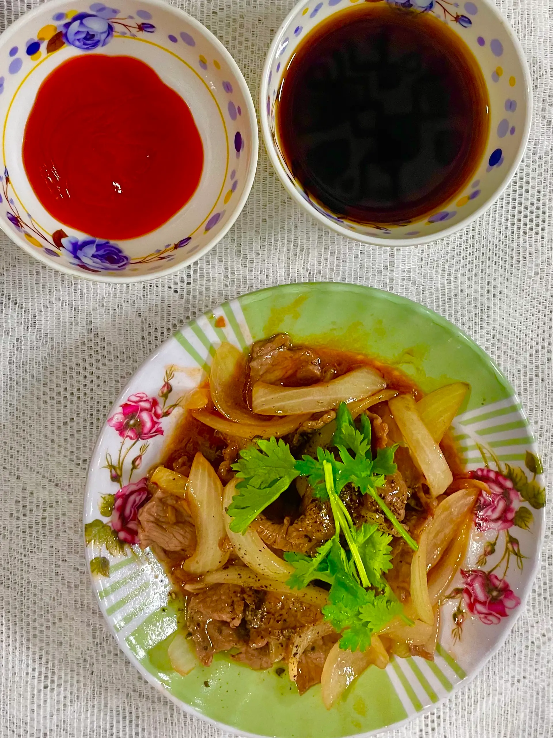Hình ảnh Bò Xào Hành Tây Thơm Ngon ( Không Cơm)