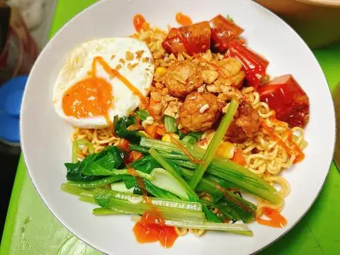 Hình ảnh Mì indo  thập cẩm tuyệt đỉnh 
