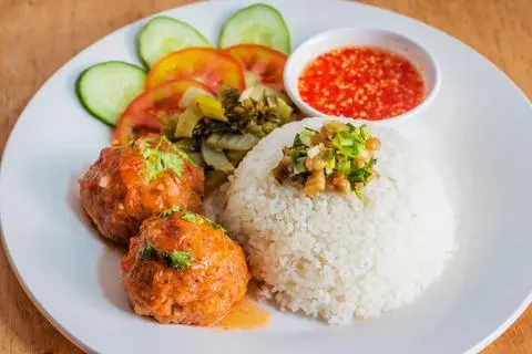 Hình ảnh CƠM - XÍU MẠI SỐT CÀ ( 2 VIÊN)