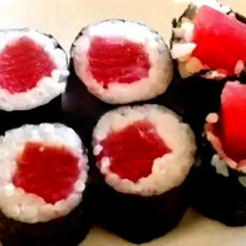 Hình ảnh R5 - Tuna maki - Cơm cuộn cá ngừ