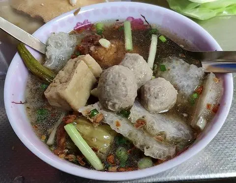Hình ảnh Soup Da Heo Huyết Bò Viên + Mì Gói