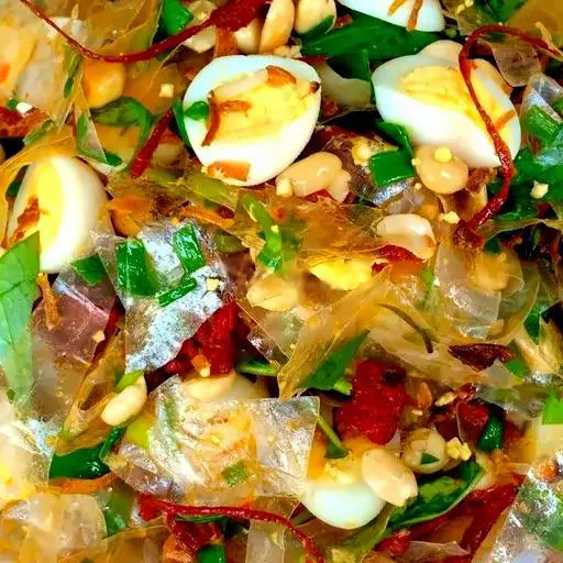 Hình ảnh Bánh tráng dẻo trộn đầy đủ có tóp mỡ