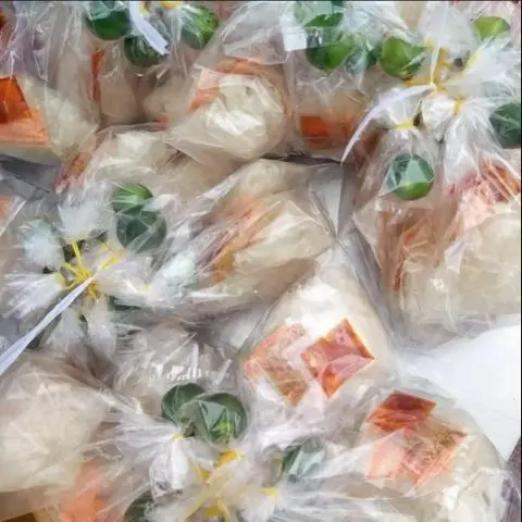 Hình ảnh 5 bịch bánh tráng xâu 