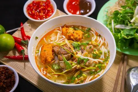 Hình ảnh Bún bò giò cua