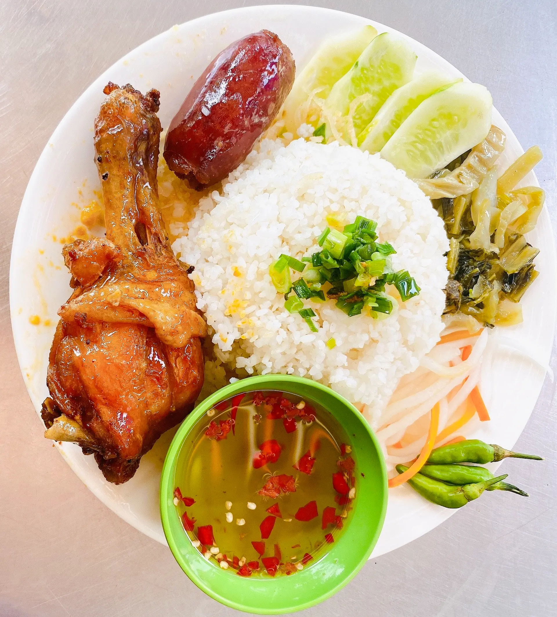 Hình ảnh Cơm Tấm Gà Lạp Xưởng