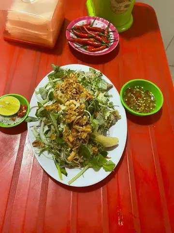 Hình ảnh Gỏi gà 1 góc tư
