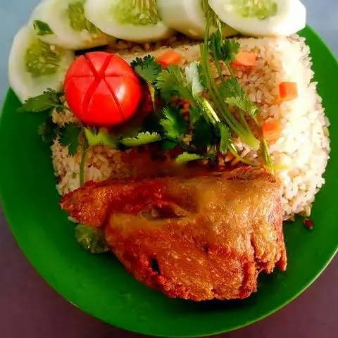 Hình ảnh Cơm chiên ức gà nhỏ+ canh