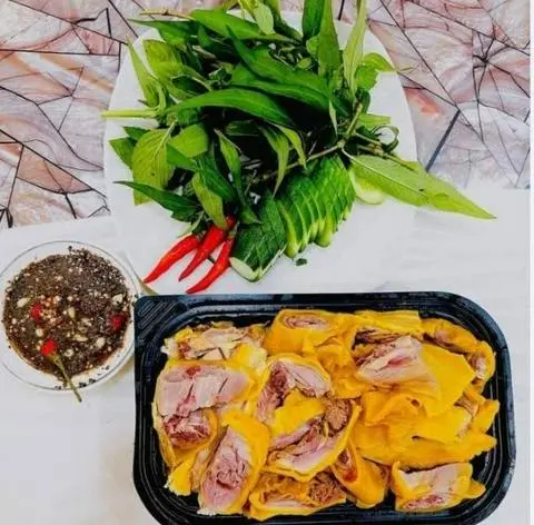 Hình ảnh Gà ủ Muối hoa tiêu nữa con chặt sẵn