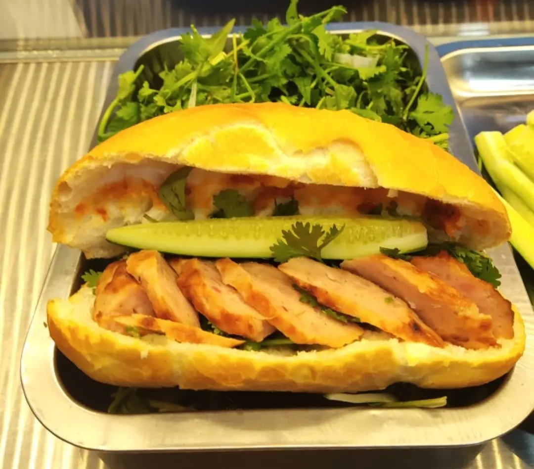 Hình ảnh Bánh mì Nem Nướng
