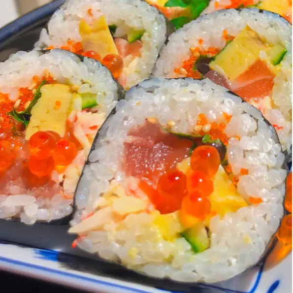 Hình ảnh Maki Hải Sản 3 loại