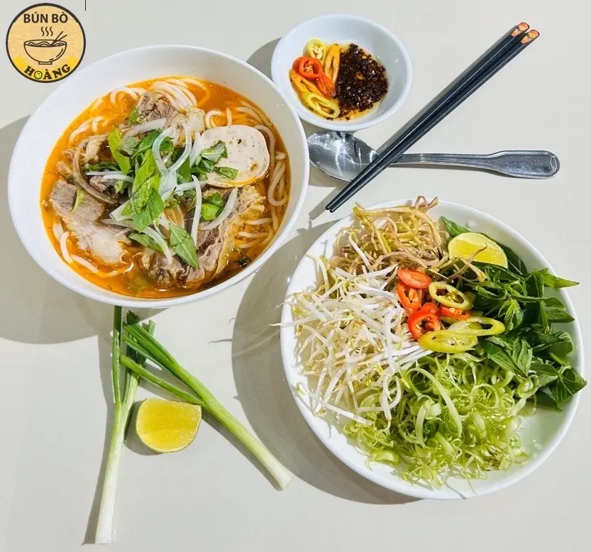 Hình ảnh Bún bò nạm - chả